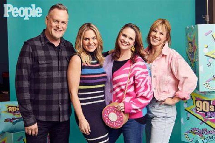 90s Con 2023 Clueless, Full House Reunion Photos