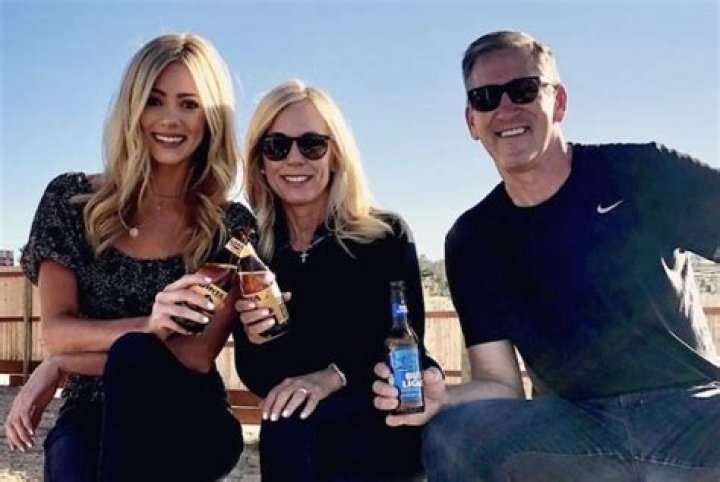 Abby Hornacek Parents, Age, Eye Injury, Net Worth