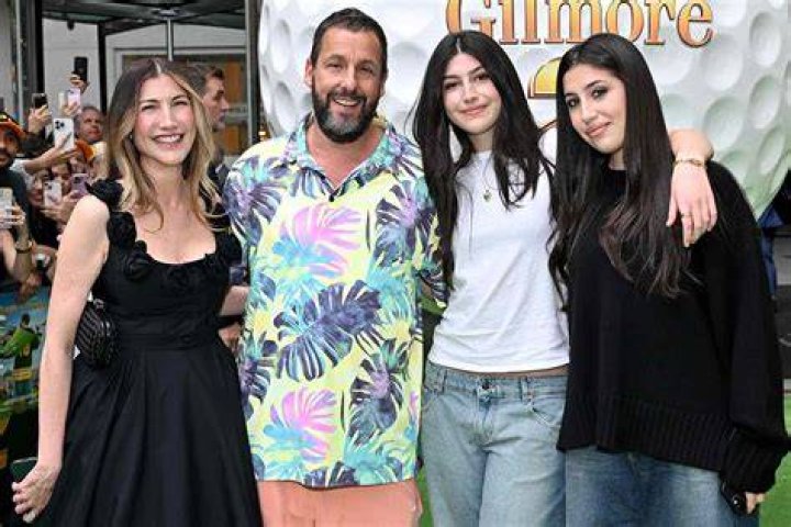 Adam Sandler Performs With Daughters During Las Vegas Show Parade