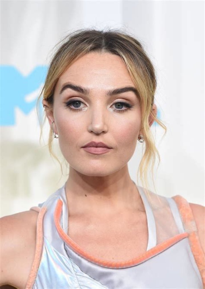 All about celebrity Chloe Fineman! Watch list of Movies online Baby