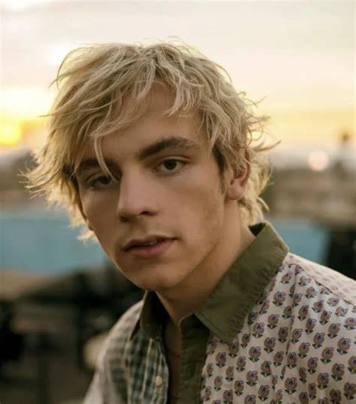 All The Details On Ross Lynch's Love Life