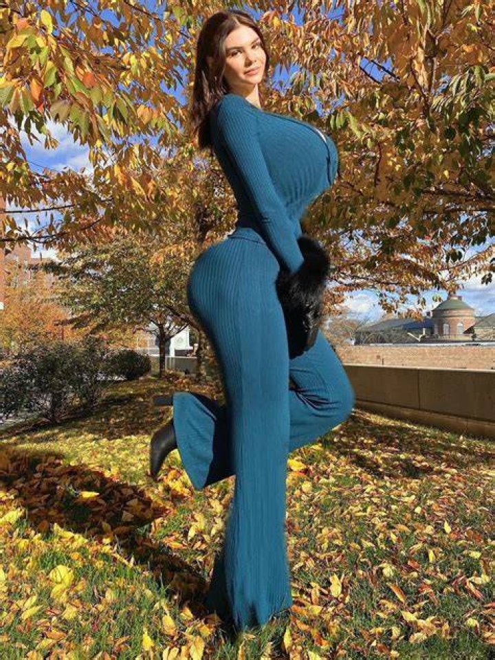 Ashley Tervort r/2busty2hide