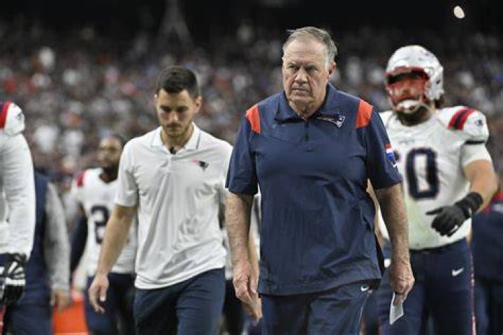 Bill Belichick's Longtime Girlfriend Turns Heads In Yoga Outfit The Spun
