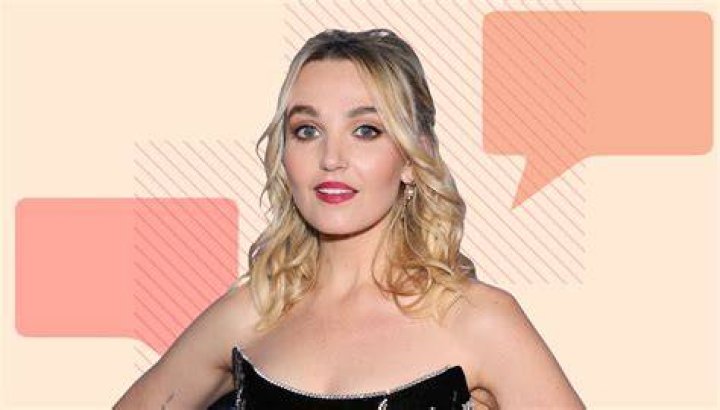 Chloe Fineman Is the Ultimate Beauty Chameleon Glamour