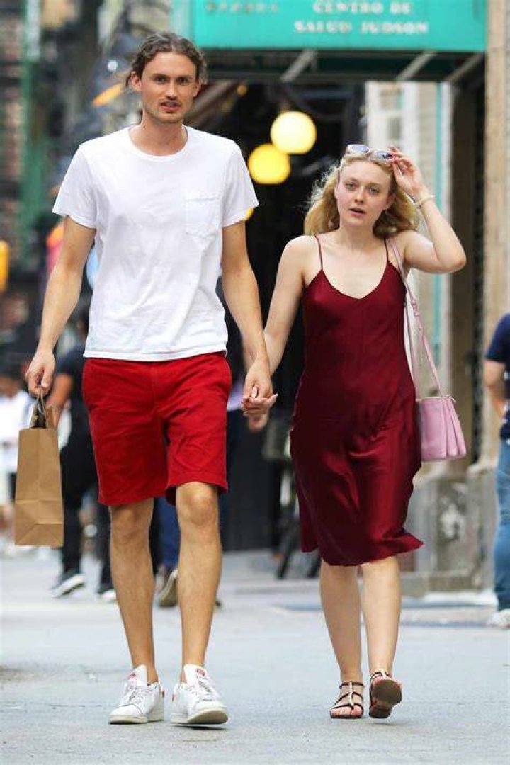 Dakota Fanning's Partner: A Closer Look At Her Personal Life