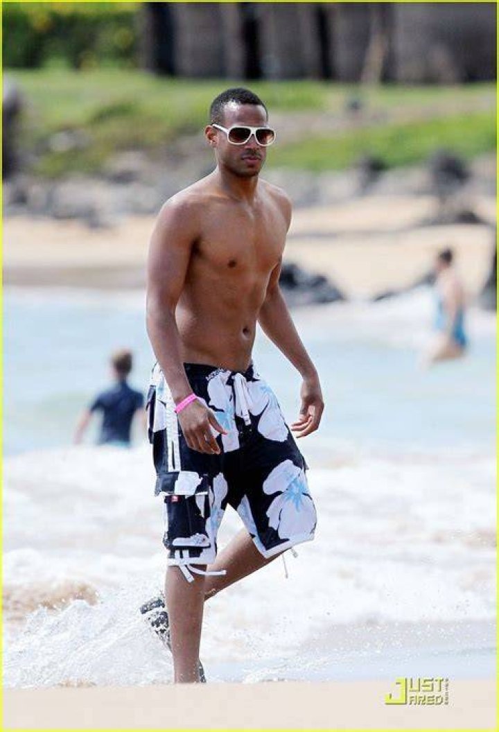 Damon Wayans Jr Body