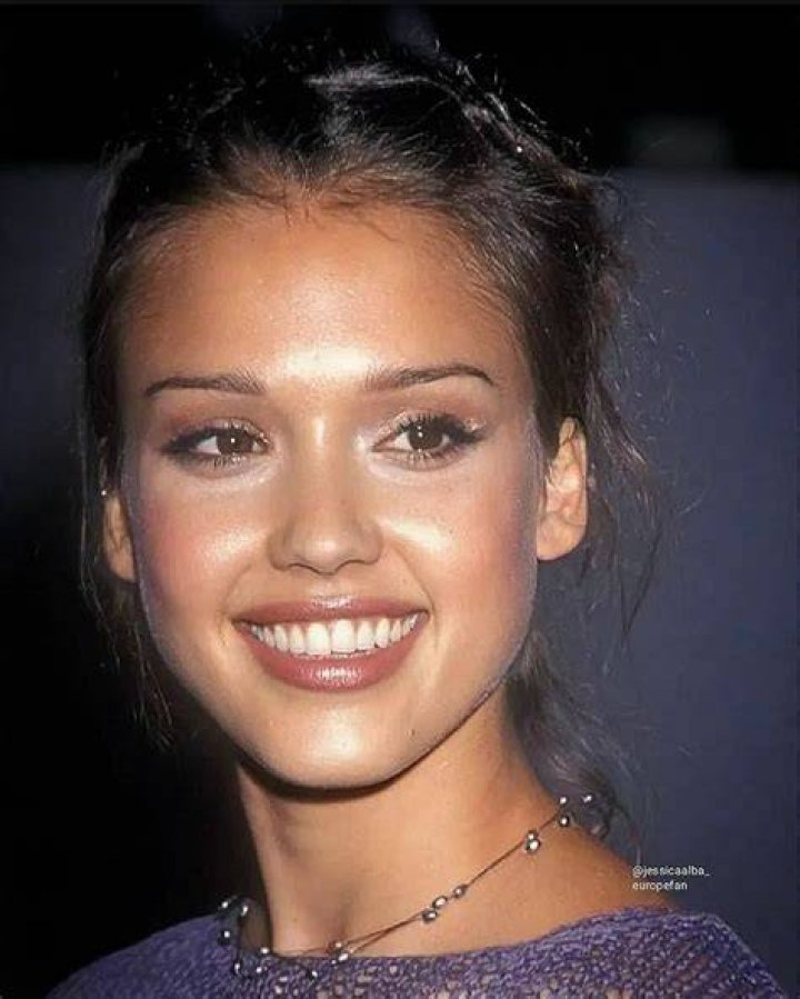 Discover Youthful Beauty: Young Jessica Alba's Timeless Charm