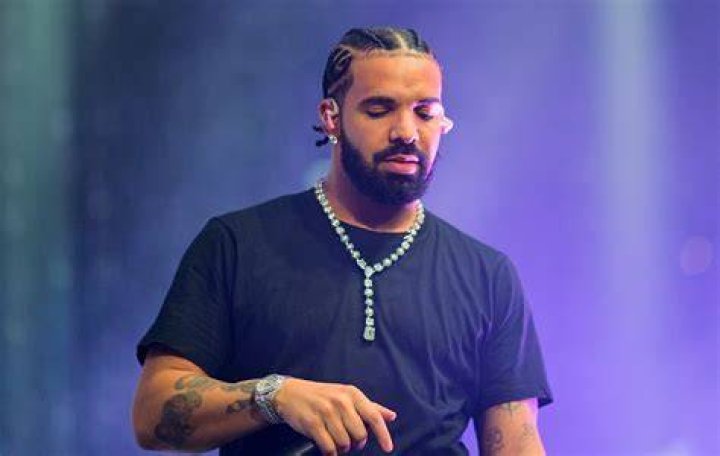 Drake, 'Marvin's Room'. "I'm just saying you could do better" 30
