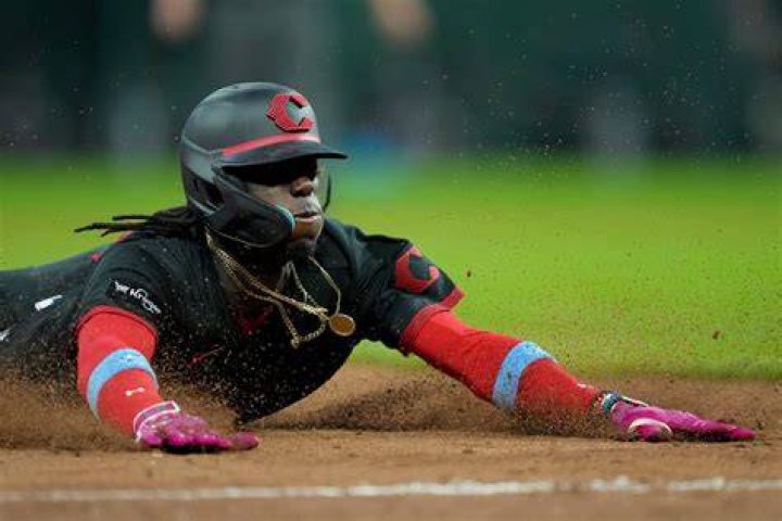 Elly De La Cruz accidentally SMASHES teammate Hunter Greene's car