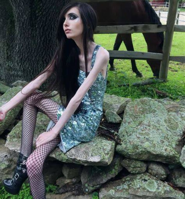 Eugenia Cooney Wiki, Bio, Age, Height, Weight, Boyfriend, Net Worth