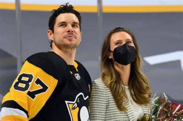 Explore The Life Of Sidney Crosby And His Wife
