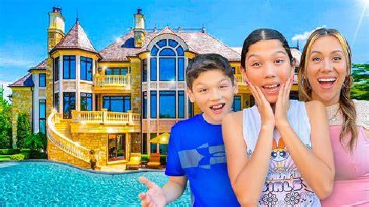 FAMILIA DIAMOND'S New INTRO VIDEO W/ A HUGE Surprise!!! (SHOCKING NEWS
