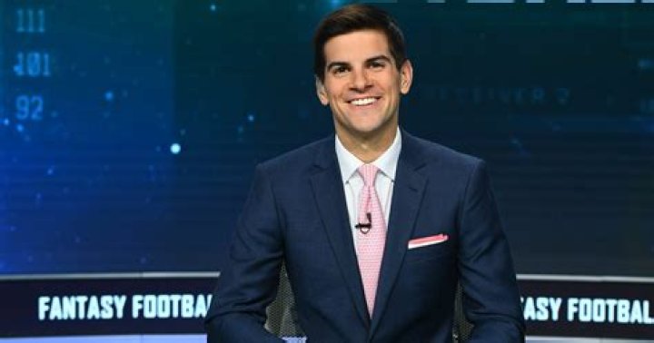 Field Yates (ESPN) Wiki, Age, Height, Parents, Wife, Salary, Net Worth
