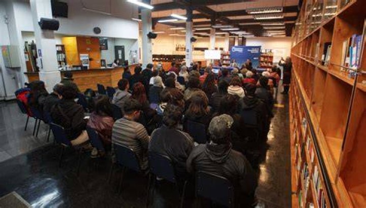 Filatelia Tem&aacute;tica SALA LLENA EN EL SEMINARIO TEM&Aacute;TICO DE BERNARD JIMENEZ