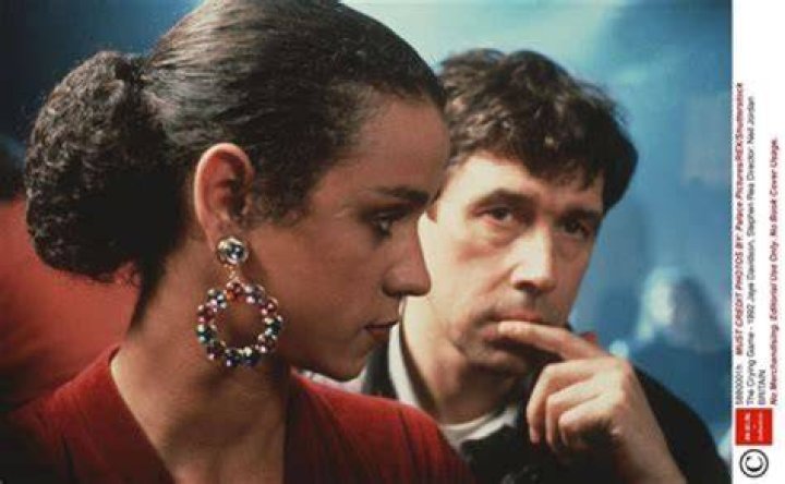 Get The Scoop On Jaye Davidson's Sexuality: Uncovering The Truth