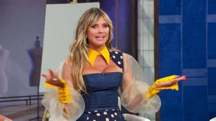 Heidi Klum Does Bombshell Dressing at Grammys Red Carpet 2023