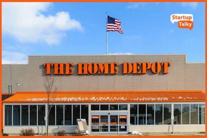 Home Depot's Viral 600 Christmas Tree Will Turn Your Home Into A