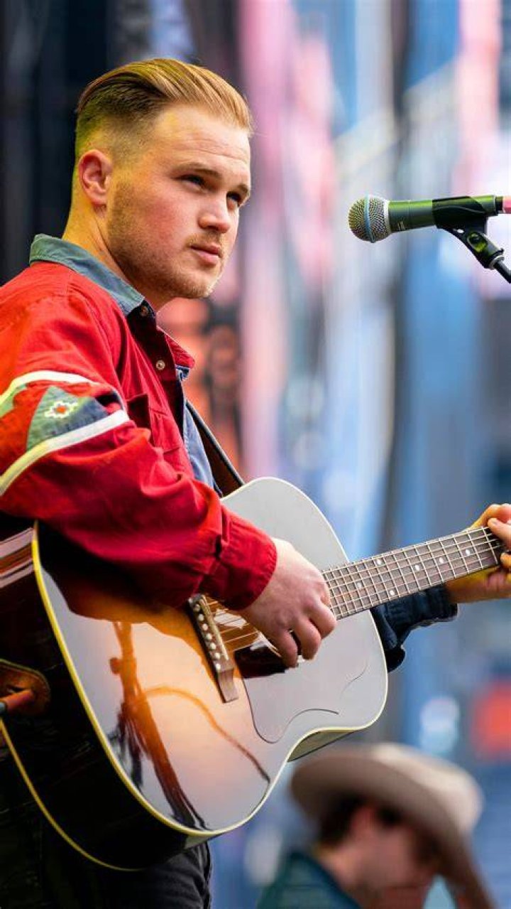 is zach bryan related to luke bryan Complete Guide