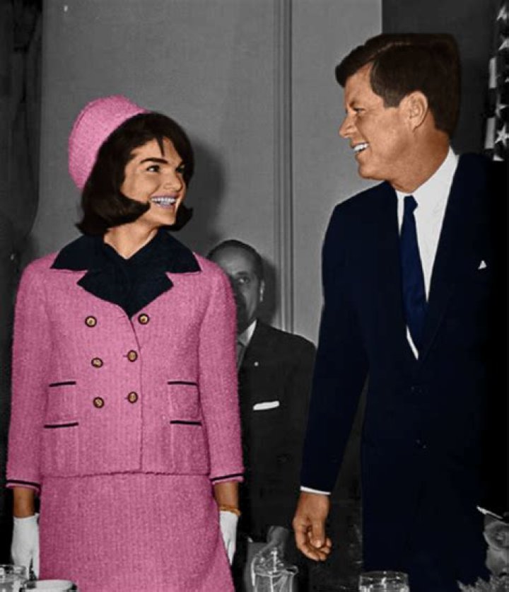Jackie kennedy pink suit p&aring; Pinterest Jackie kennedy, Jacqueline