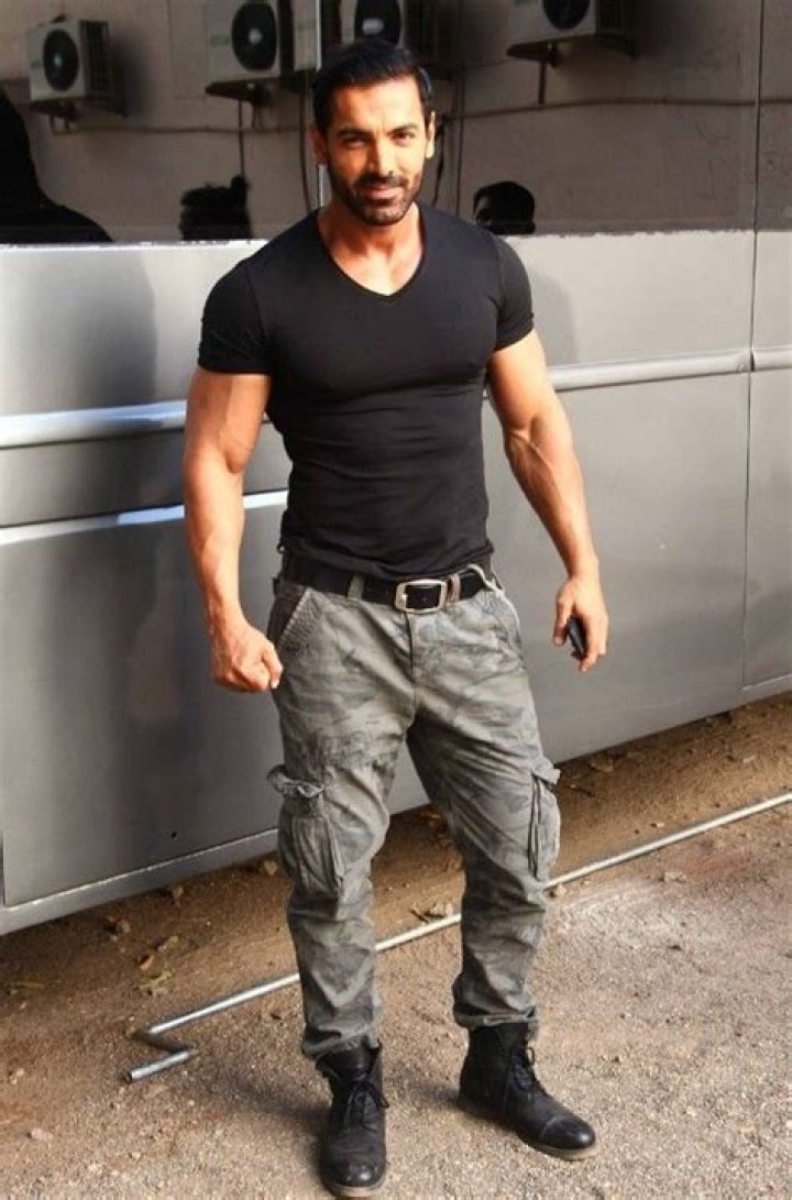 John Abraham Height, Weight, Age, Bio, Body Stats, Net Worth & Wiki