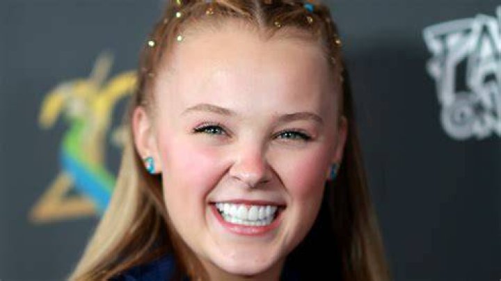 JoJo Siwa Opens Up About Coming Out as LGBTQ Parents