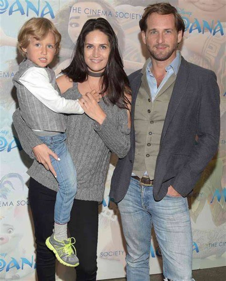 Josh Lucas and His ExWife Are 'BirdNest' CoParenting Their Son After