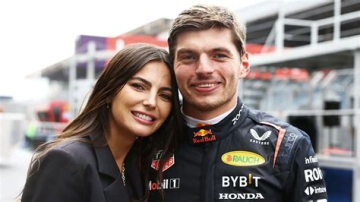 Kelly Piquet Daniel Ricciardo / P16 Sign Va Tiktokcdn Com Tos Maliva