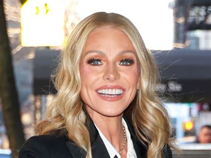 Kelly Ripa Says All My Children Was "Willing to Pay The Man More Than