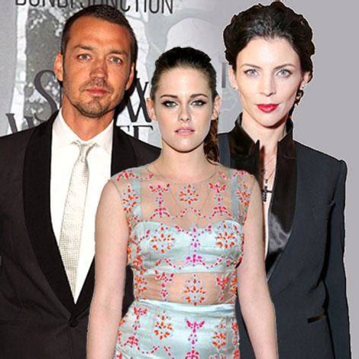 Kristen Stewart, RPatz, Liberty Ross Attend Met Years After Scandal