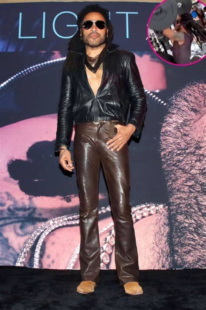 Lenny Kravitz Splits Pants & Flashes Naked Penis MidConcert! E! News