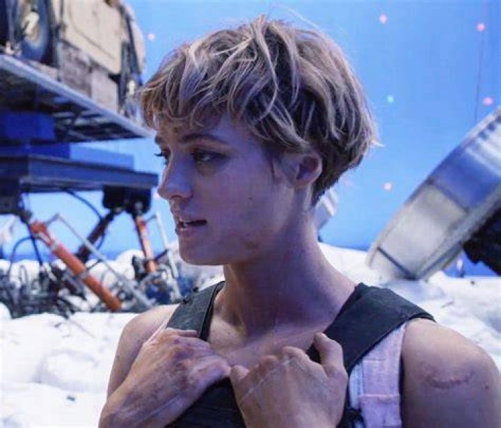 Mackenzie Davis: Behind The Scenes Of Her Private Life Revealed