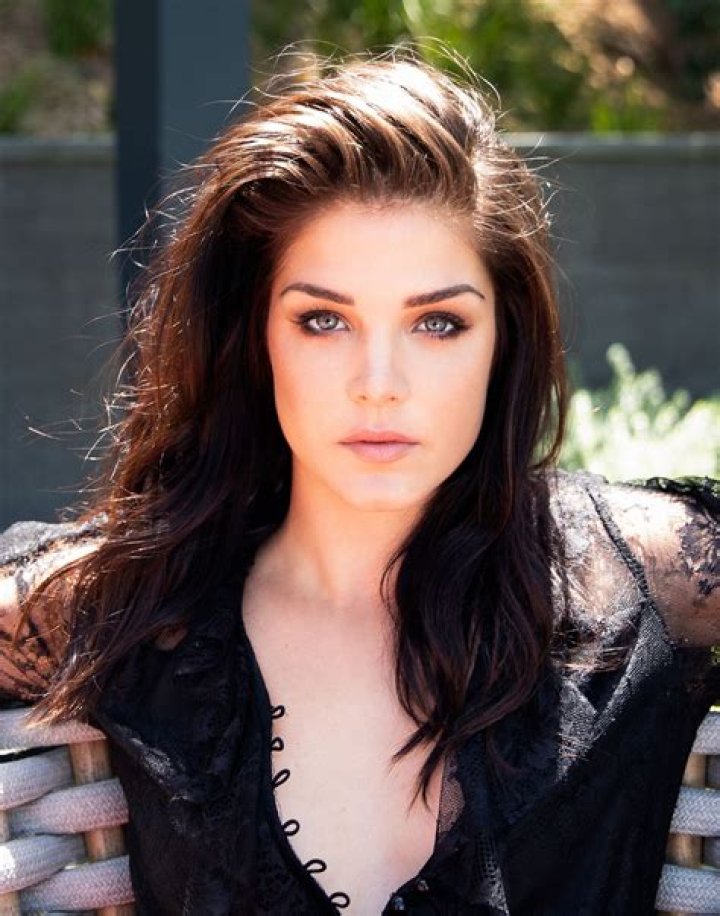 Marie Avgeropoulos (Actress) Wiki, Biography, Age, Boyfriend, Family