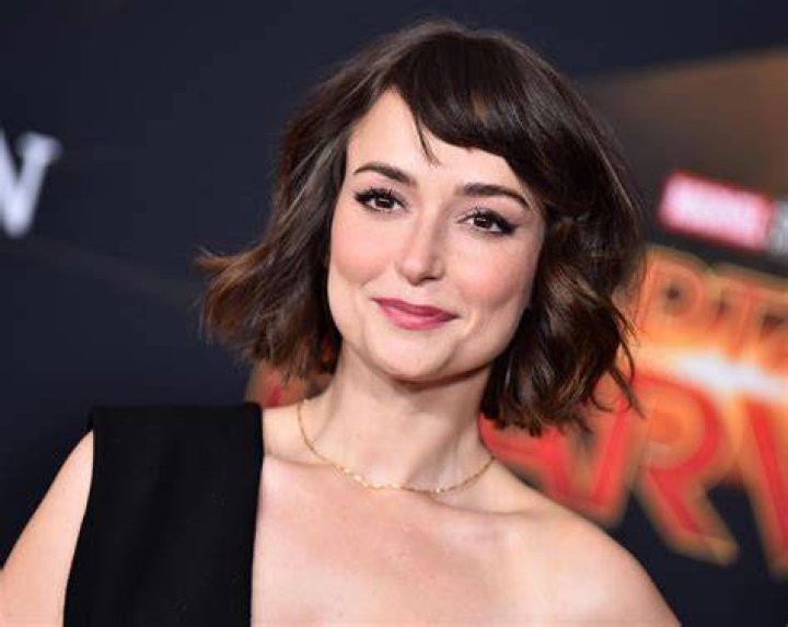 Milana Vayntrub (Actress) Age, Biography, Wiki, Height, Weight