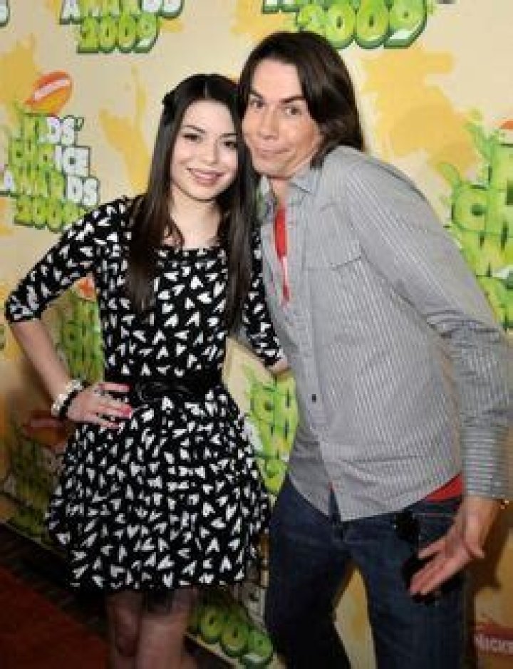 Miranda Cosgrove Jerry Trainor Vs. Jack Black Photo 394229 Photo