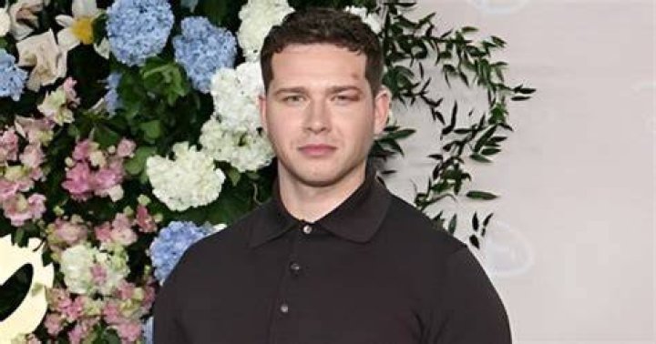 Oliver Stark Age, Career, Height, Net Worth