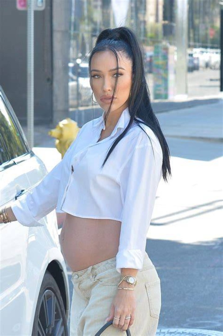 Pregnant BREANA TIESI Out for Lunch at The Henry Restaurant in