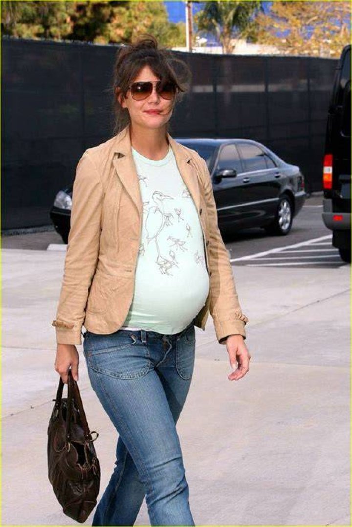 Pregnant Katie Holmes (580&times;1002) Preggo fashion, Pregnant celebrities