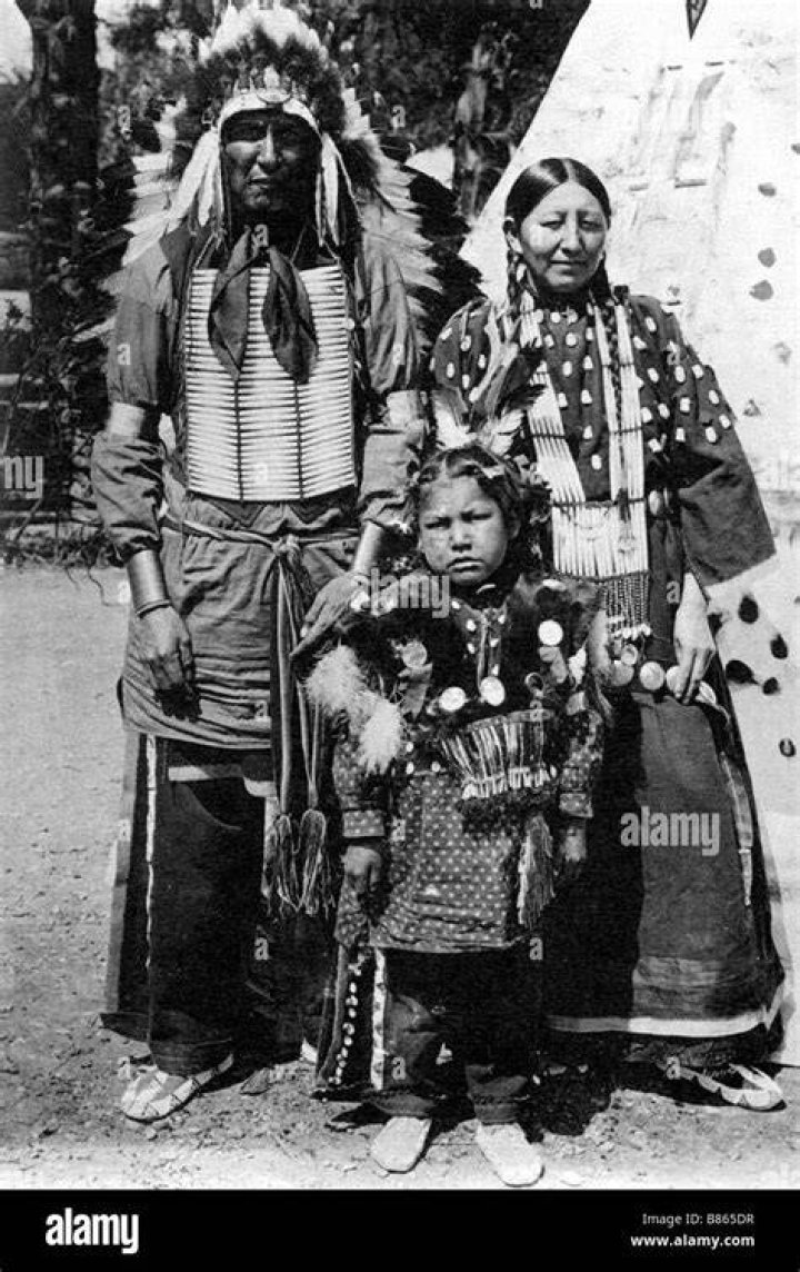 Red indian family Black and White Stock Photos & Images Alamy