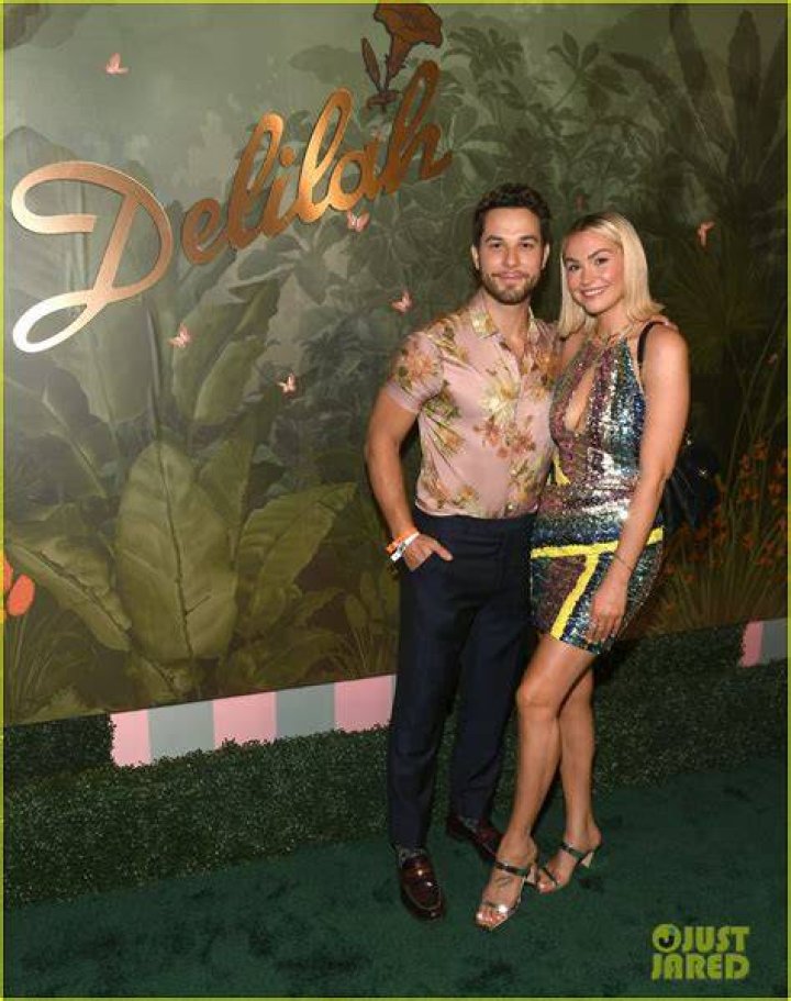 Skylar Astin and Lisa Stelly make romance Instagram official