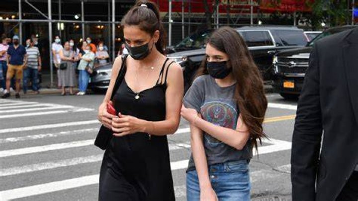 Suri Cruise Height: The Insider Scoop On Her Stature