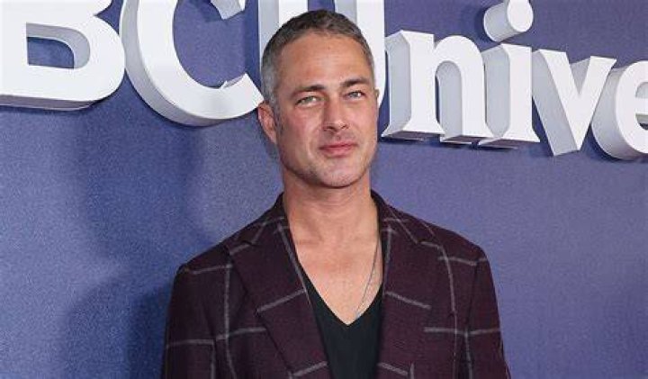 Taylor Kinney Bio, Net Worth, Facts, Wiki, Career, Dating, Girlfriend