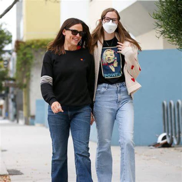 The Untold Truth And Latest Updates On Violet Affleck's Health