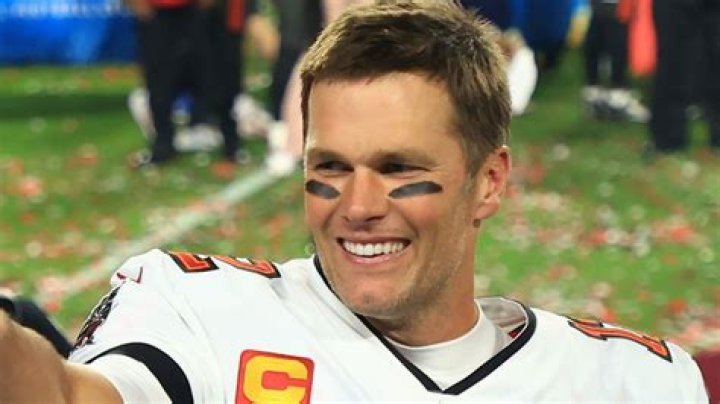 Tom Brady Shares Rare Photo of His Parents Kissing Granddaughter Vivian