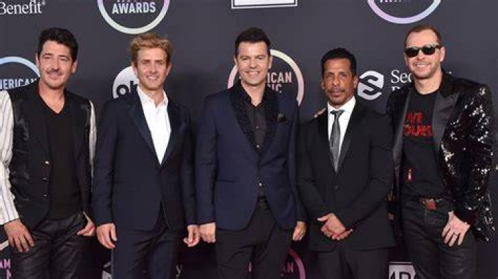 Uno de los New Kids On The Block se casa y no les invita