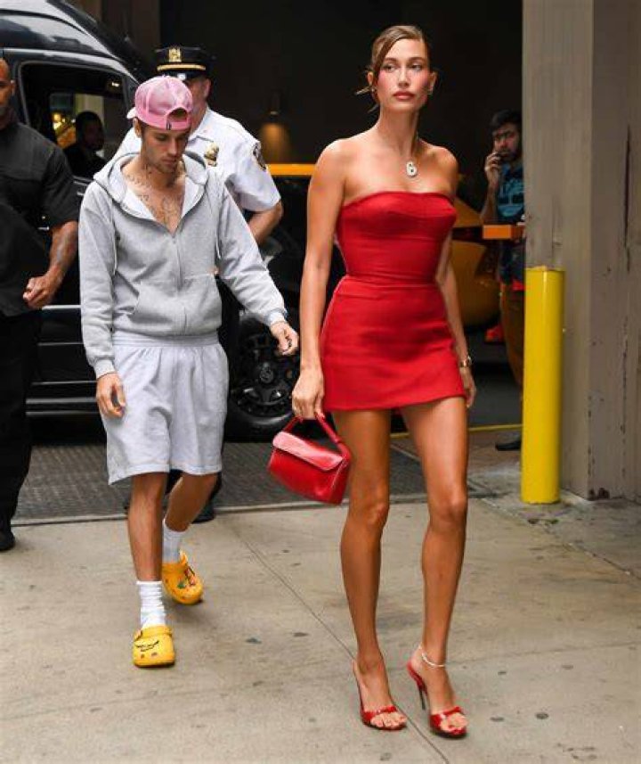 Unveiling Hailey Bieber's Body Statistics: Weight And Height Revealed