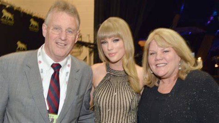 Unveiling The Reasons Behind Taylor Swift's Parents' Divorce