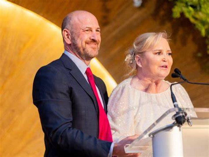Unveiling The Truth: Is Suzanne Craig Married?