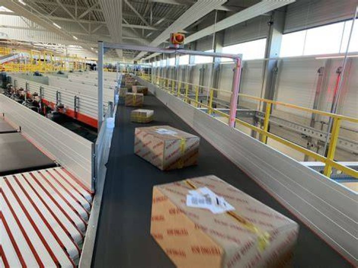 VanRiet supplies new sorting system for DHL in Austria Parcel and