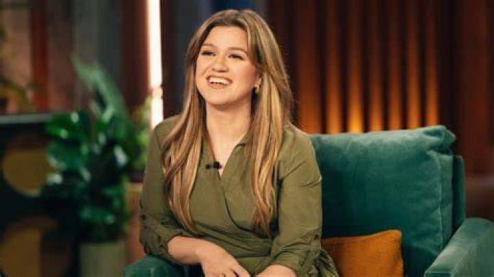 What Happened to Kelly Clarkson? What is She Doing Now? Gazette Review