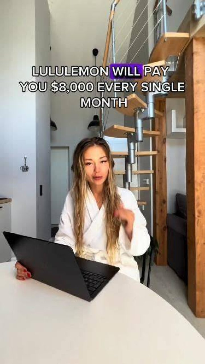 Woman makes £80,000 a month on OnlyFans thanks to her…